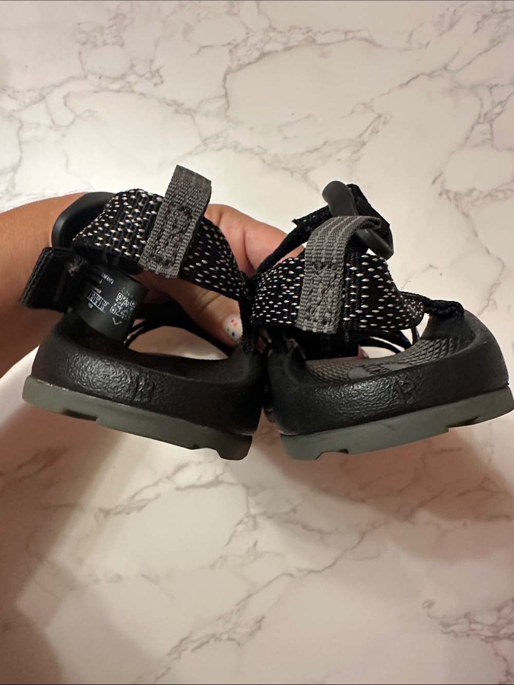 Little Girl’s Chacos Black Strappy Outdoor Sandals like new - Picture 5 of 5